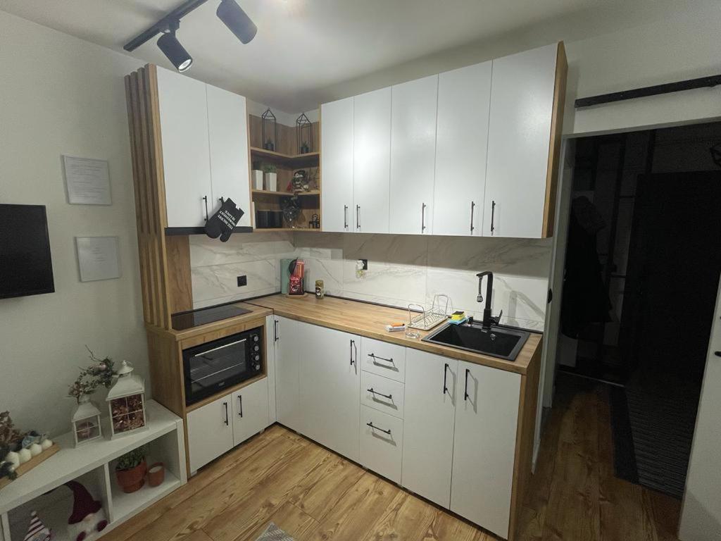 Apartman Element Kruševac Eksteriør bilde